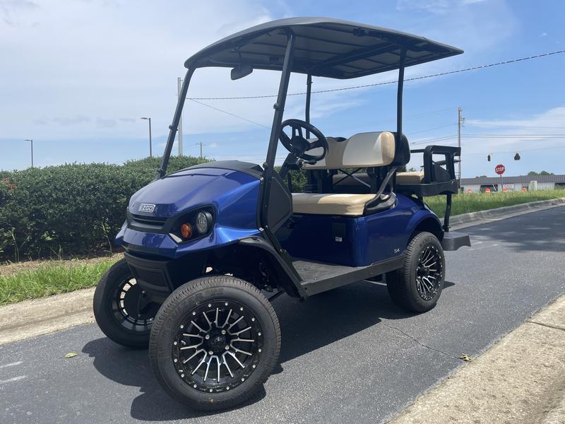 2023 E-Z-GO Express™ S4 Gas Electric Blue