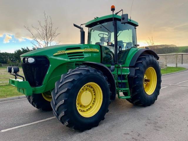 2016 JOHN DEERE 7920