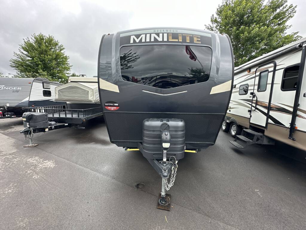 2022 Forest River ROCKWOOD MINI LITE 2205S