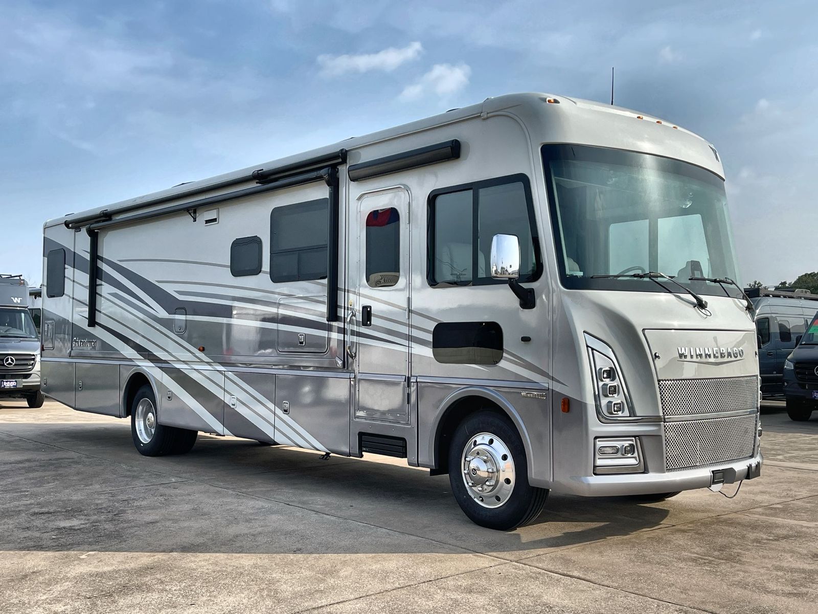 New 2024 Winnebago Adventurer 36Z