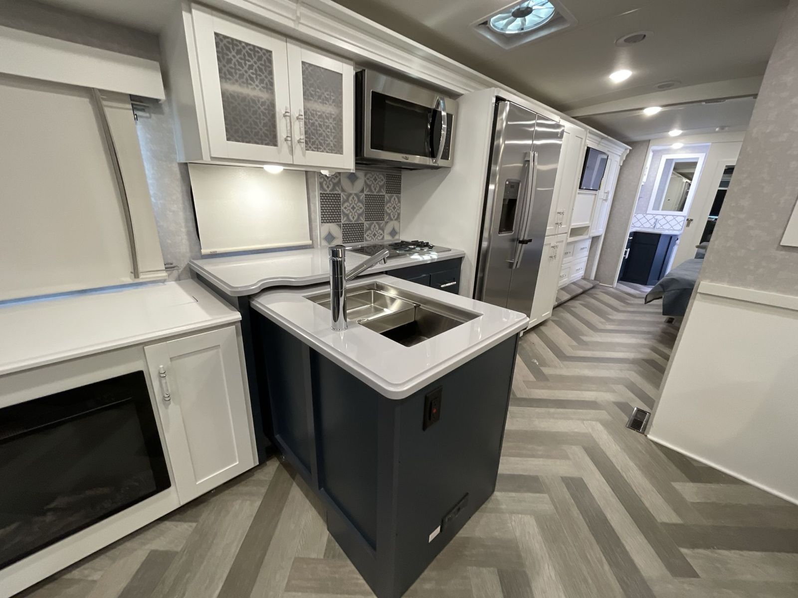 New 2024 Winnebago Adventurer 36Z
