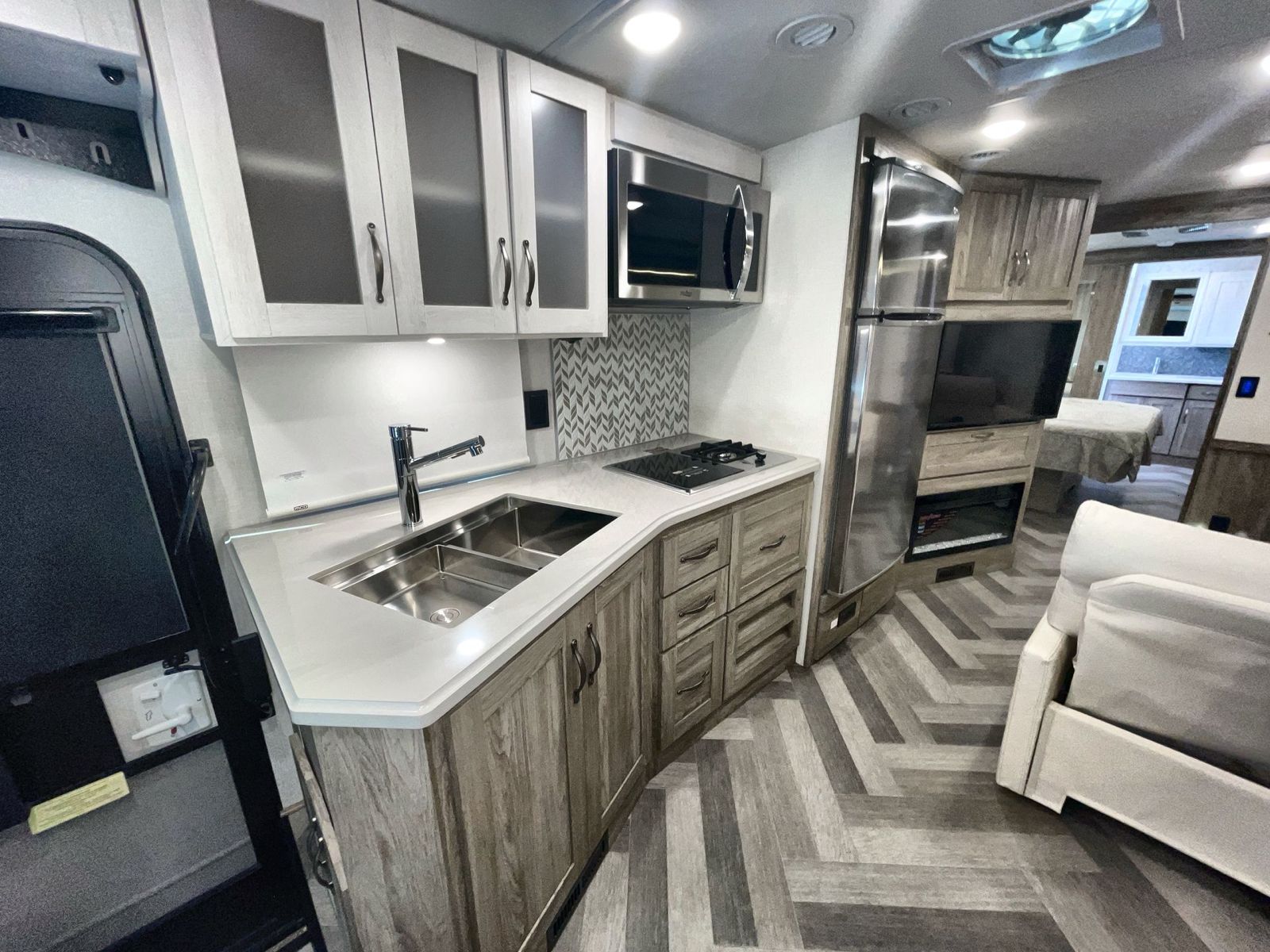New 2023 Winnebago Adventurer 35F