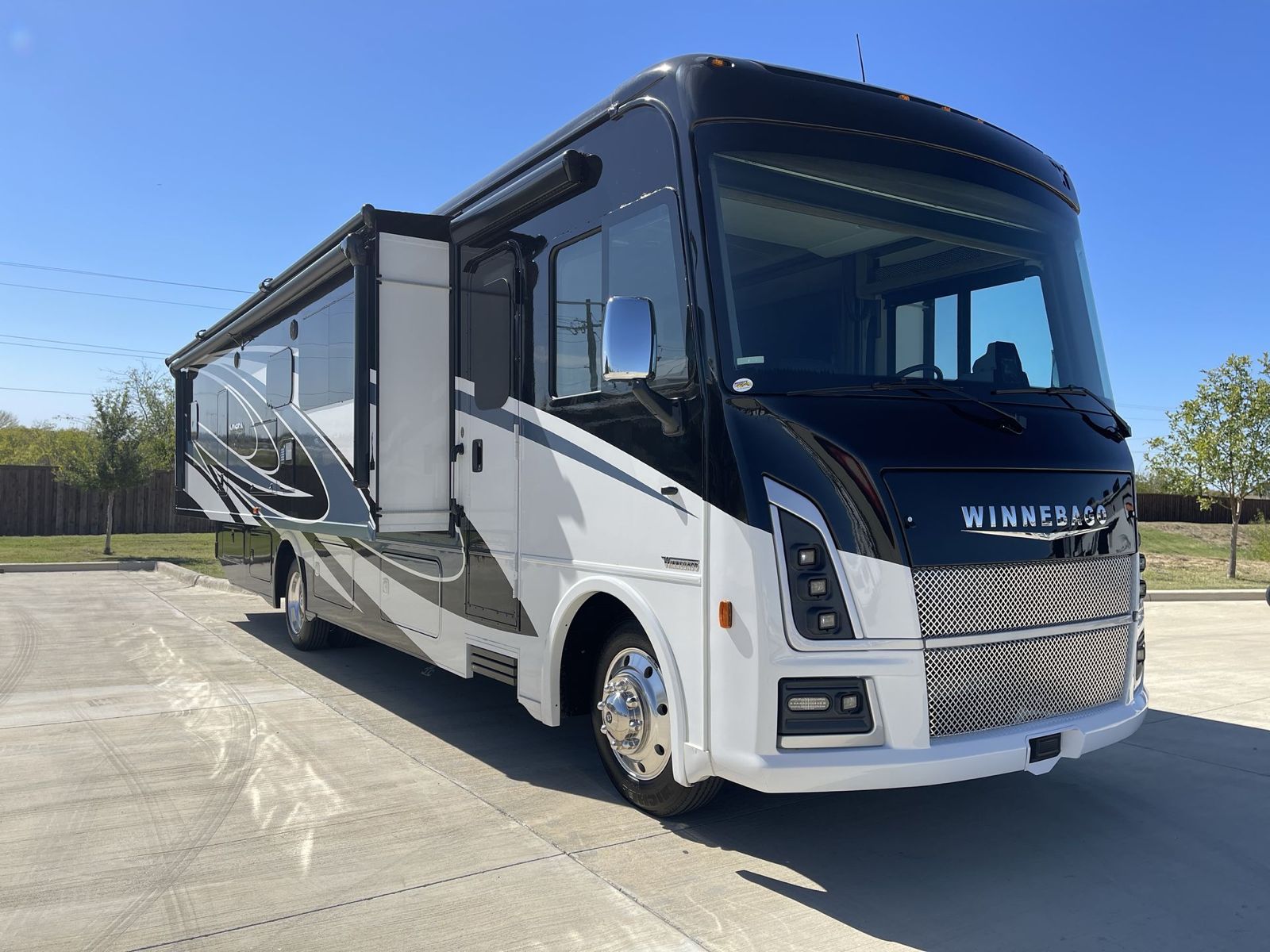 New 2024 Winnebago Vista 34R