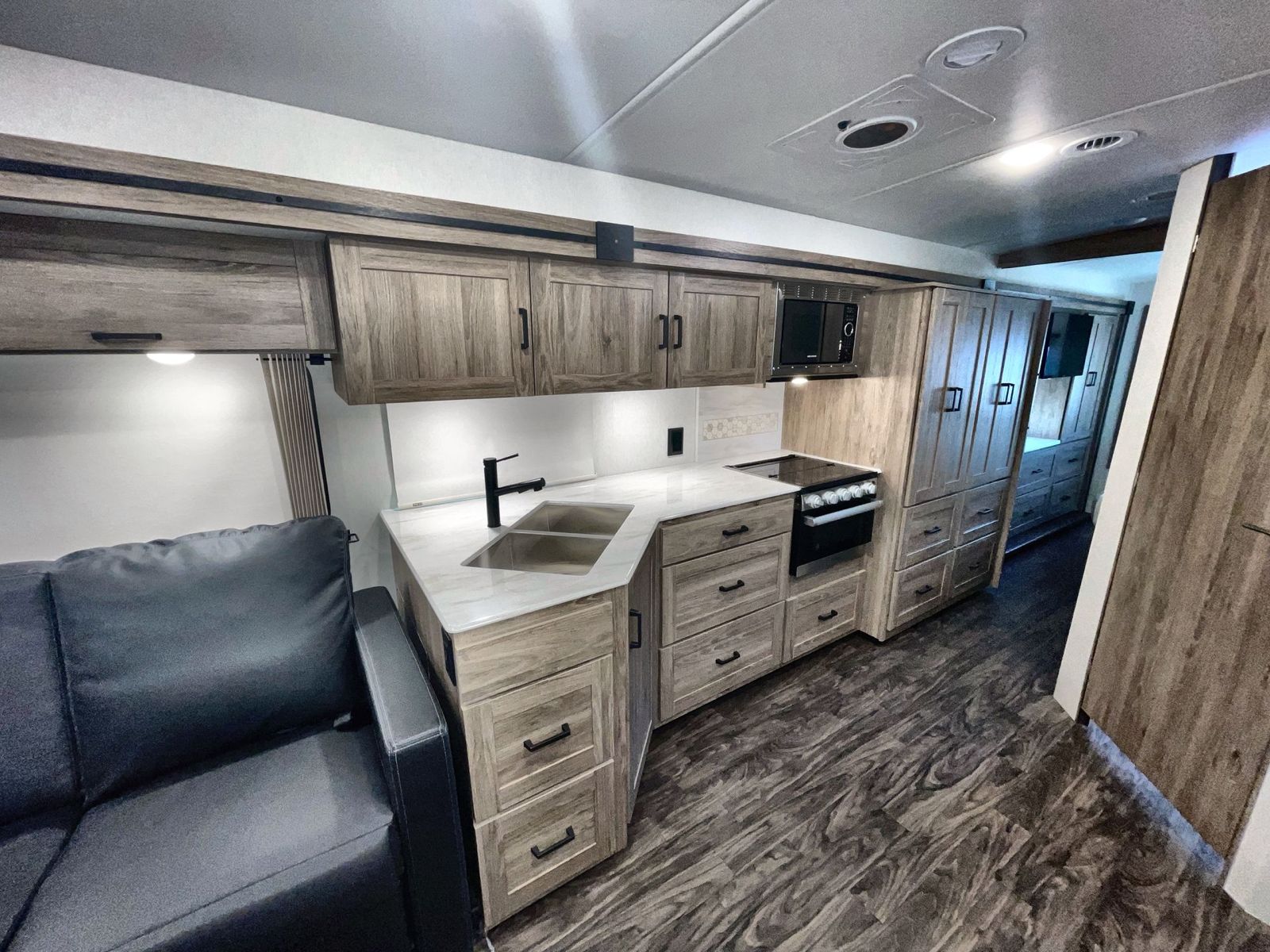 New 2024 Winnebago Vista 34R