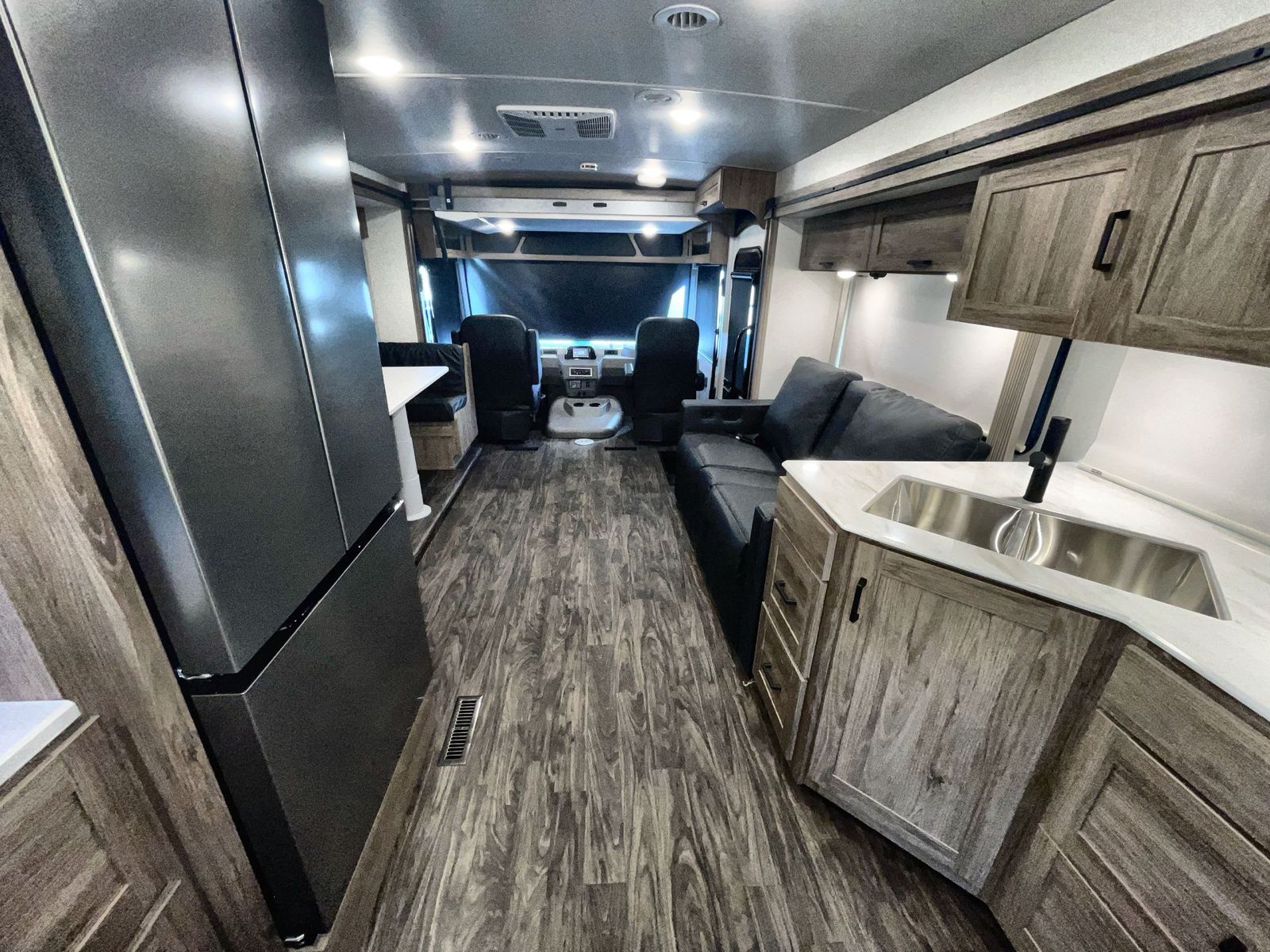New 2024 Winnebago Vista 34R