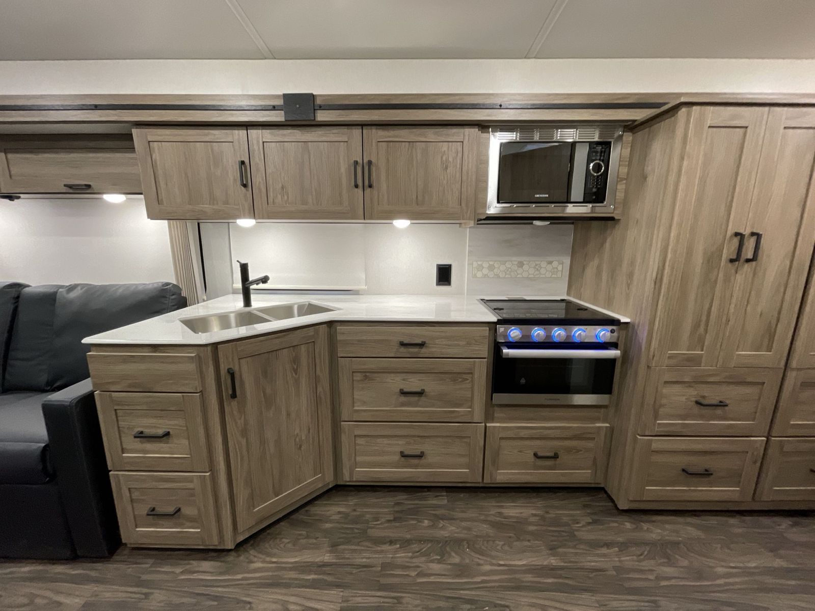 New 2024 Winnebago Vista 34R