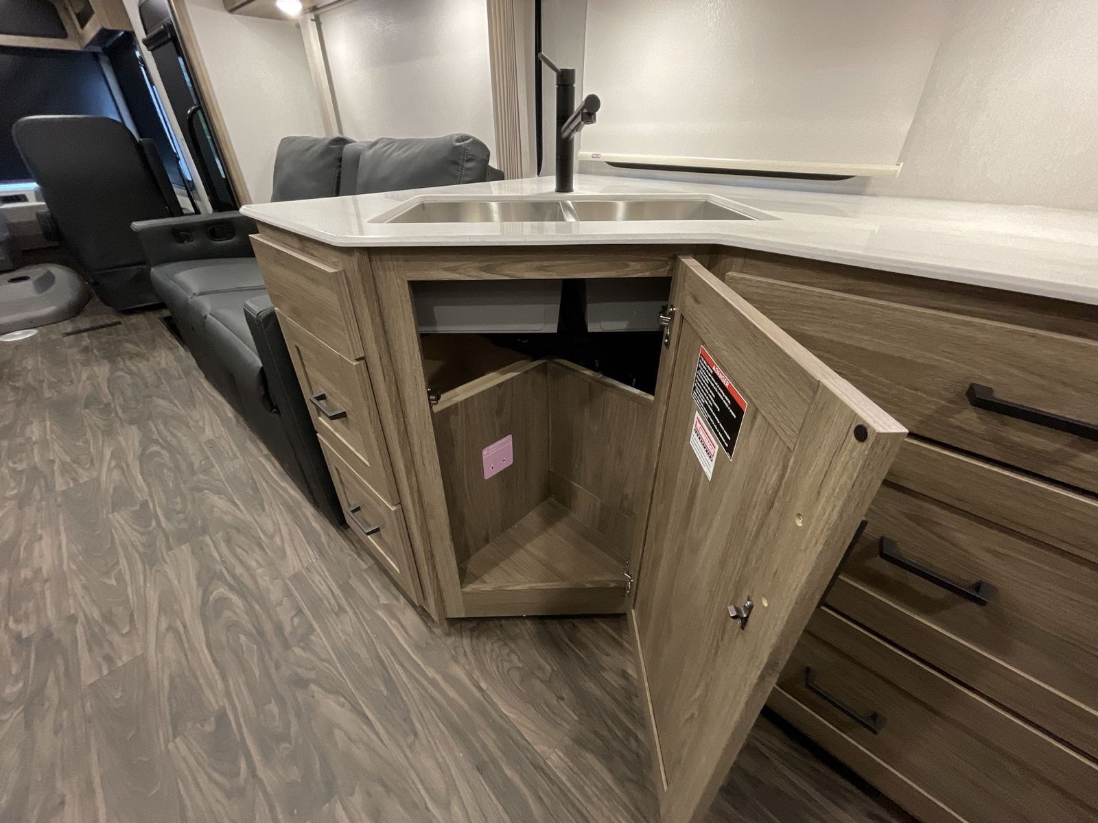 New 2024 Winnebago Vista 34R