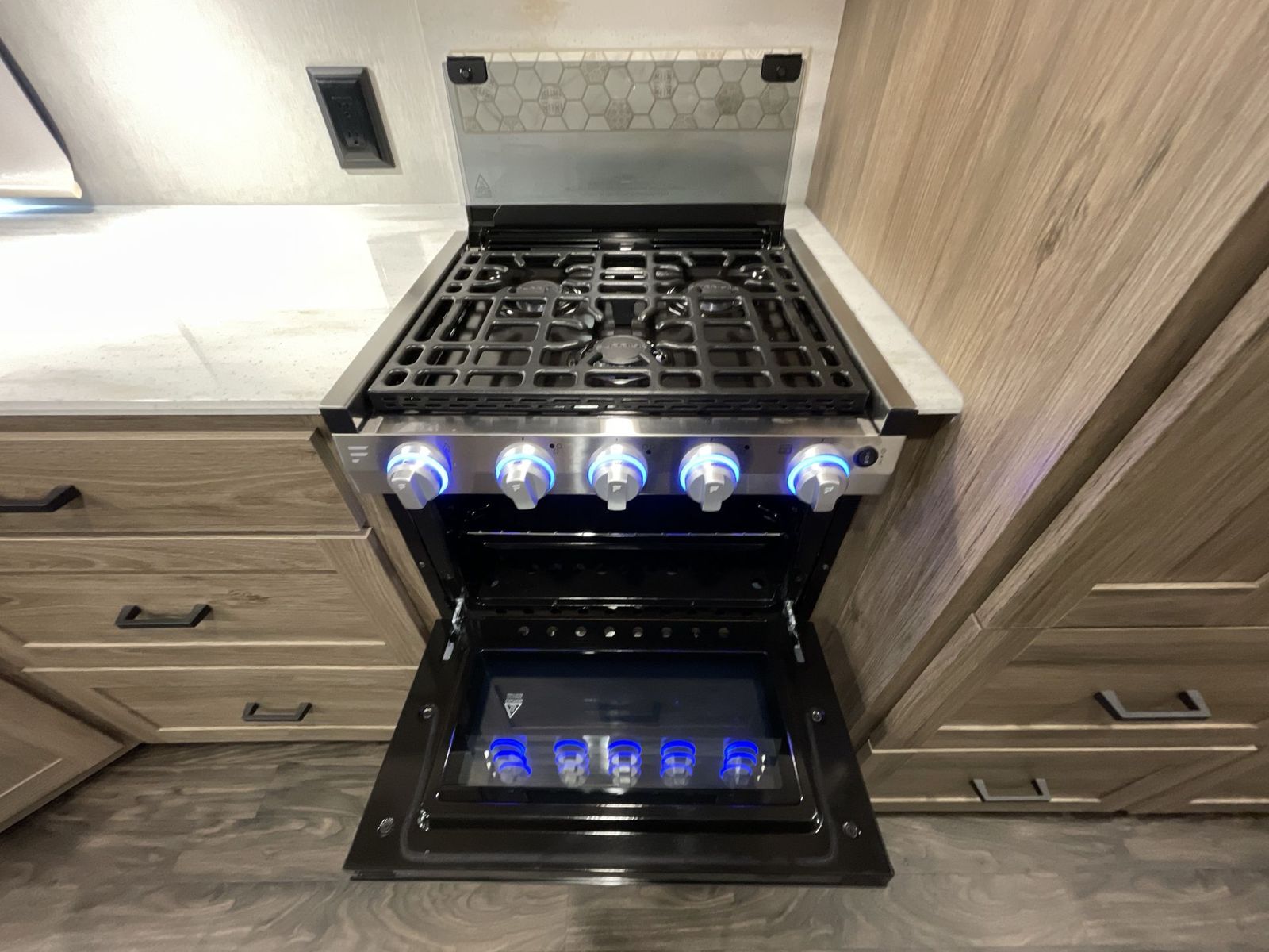 New 2024 Winnebago Vista 34R