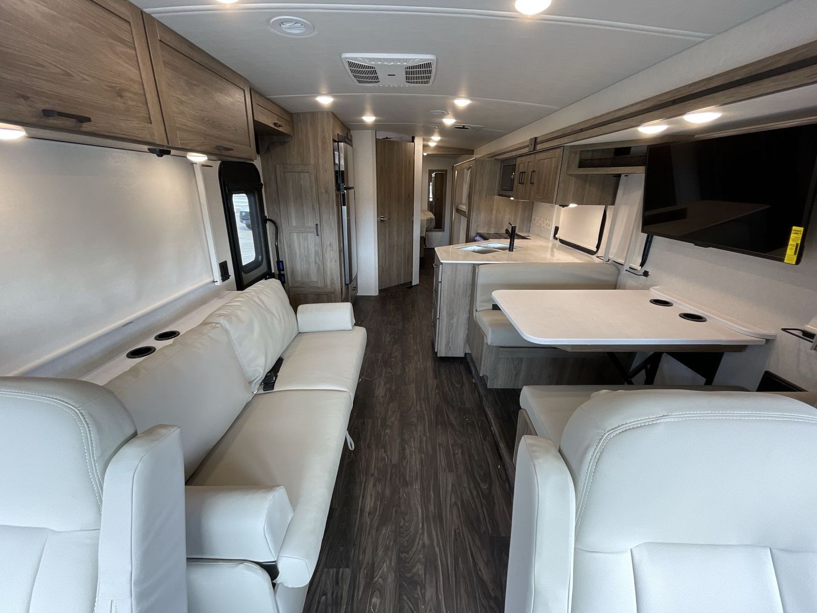 New 2024 Winnebago Vista 31B