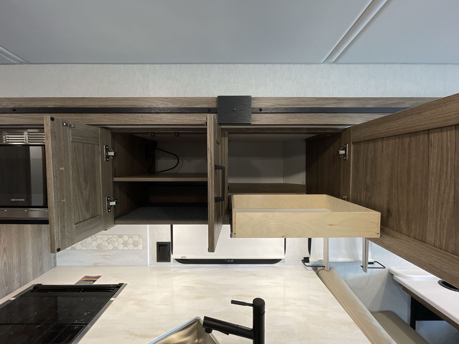 New 2024 Winnebago Vista 31B