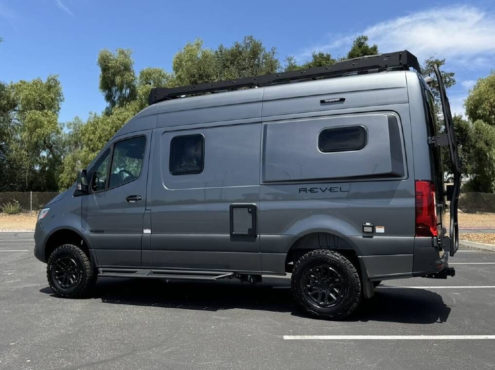 New 2025 keystone Outback 328rl For Sale