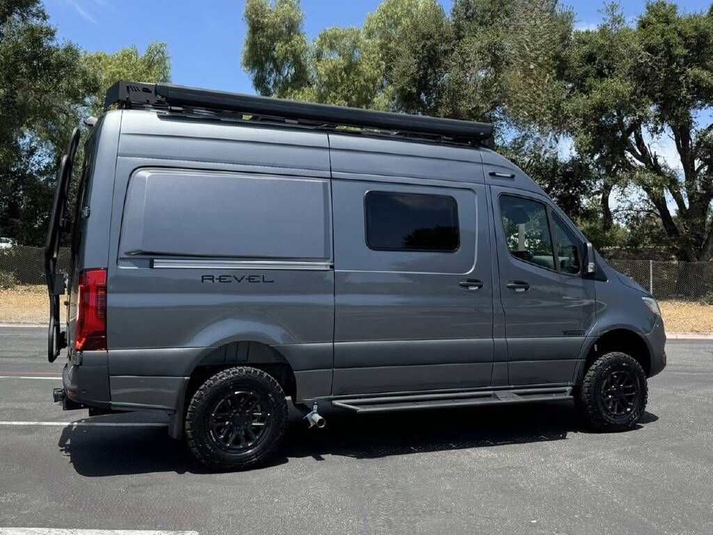 New 2025 keystone Outback 328rl For Sale