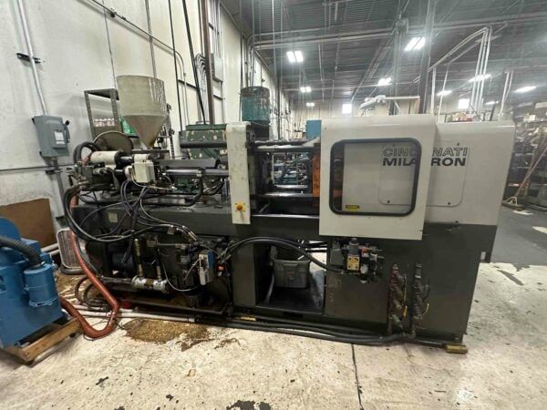 165 Ton, 13oz Cincinnati VSX 55 – 4.44 OZ Injection Moulding Machine, 17.9″ X 16.73″